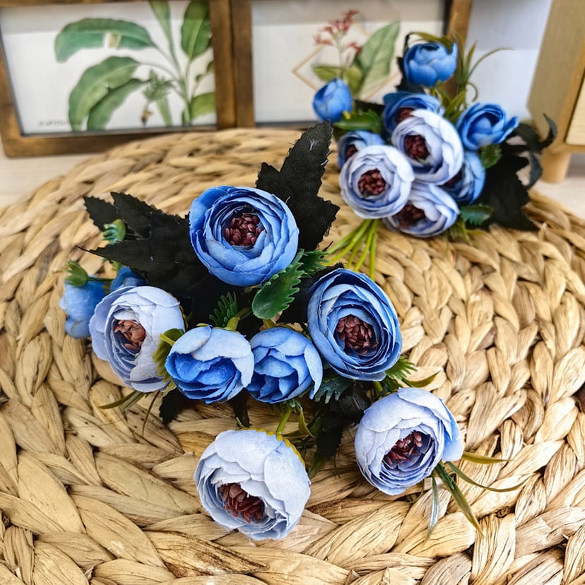 Искусственные цветы в Балашихе | Цветы искусственные «Камелии», голубые, букет