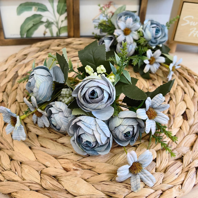 Искусственные цветы в Балашихе | Цветы искусственные «Камелии с мелкоцветом», голубые, букет